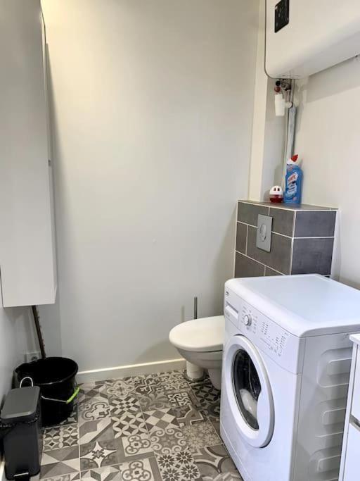 La Garde : Joli Studio Dans Residence Екстер'єр фото