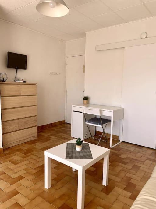 La Garde : Joli Studio Dans Residence Екстер'єр фото